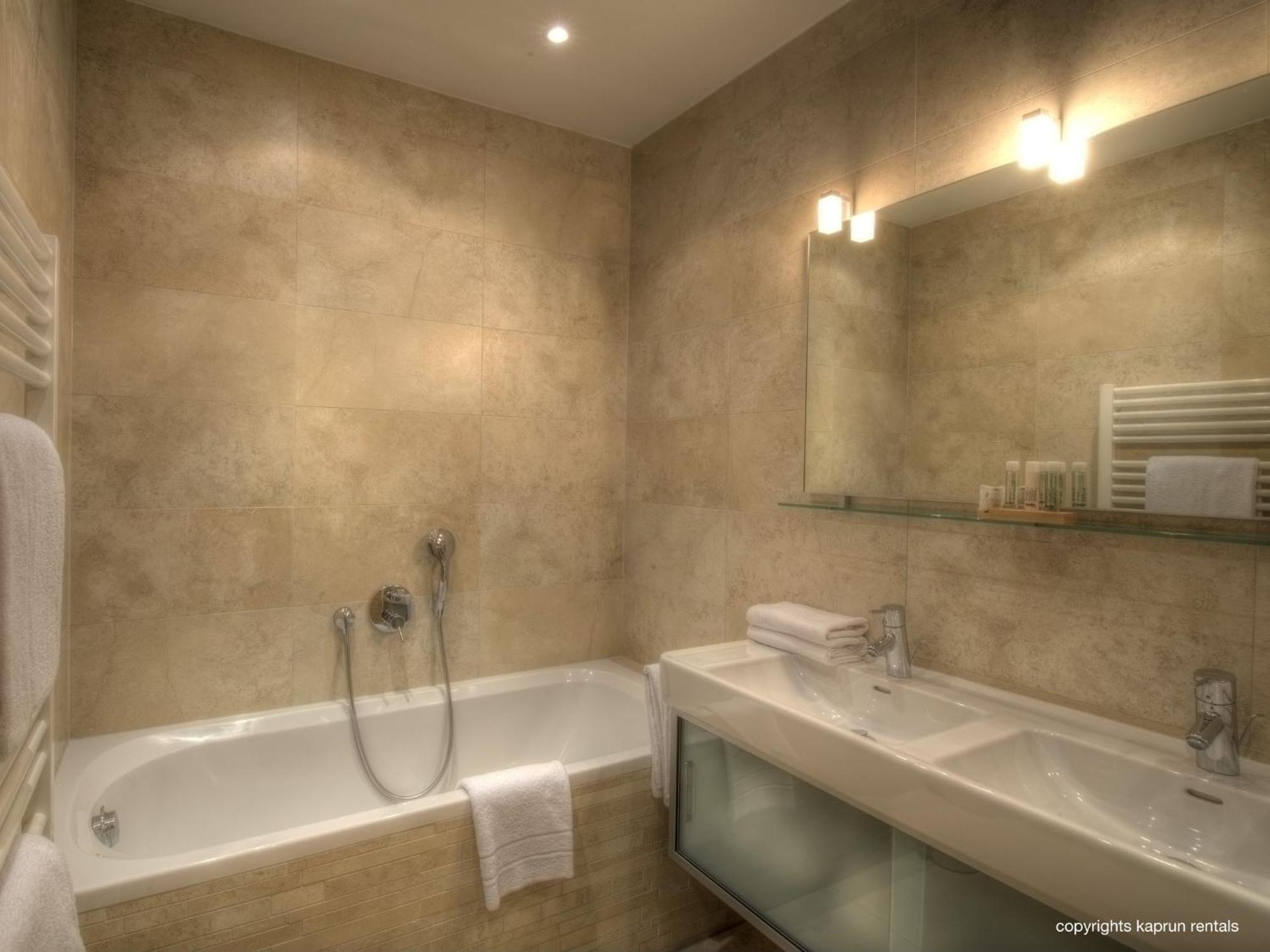 Residenz An Der Burg By Appartement Kaprun